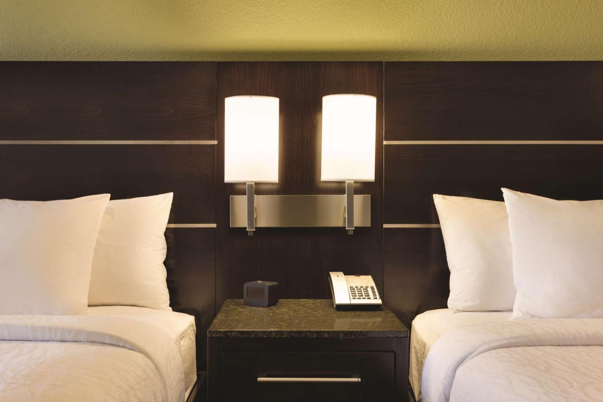 Hilton Garden Northwest 3*